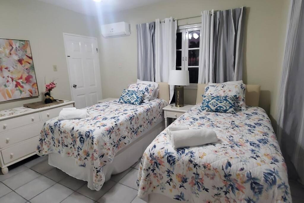 شقة مونتيغو باي  في Chalet Cassie المظهر الخارجي الصورة